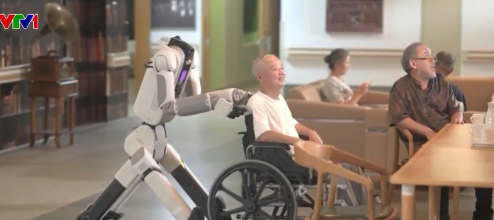Trung Quốc phát triển mạnh thị trường robot chăm sóc người cao tuổi